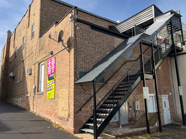 907 Main St, Antioch, IL à louer - Photo de l’immeuble – Image 3 sur 3