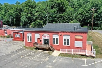 21-69 S Main St, Leicester, MA à louer Photo intérieure– Image 2 sur 2