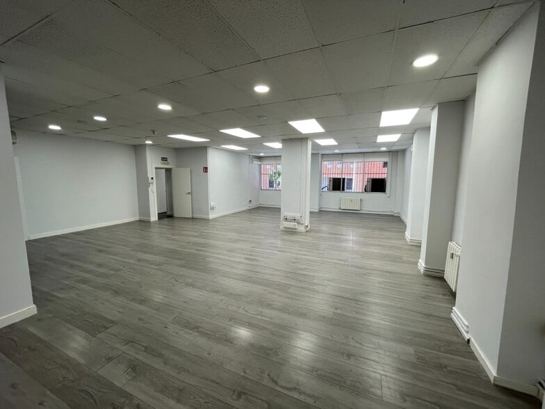 Immeuble residentiel dans Madrid, Madrid à vendre - Photo intérieure – Image 1 sur 7