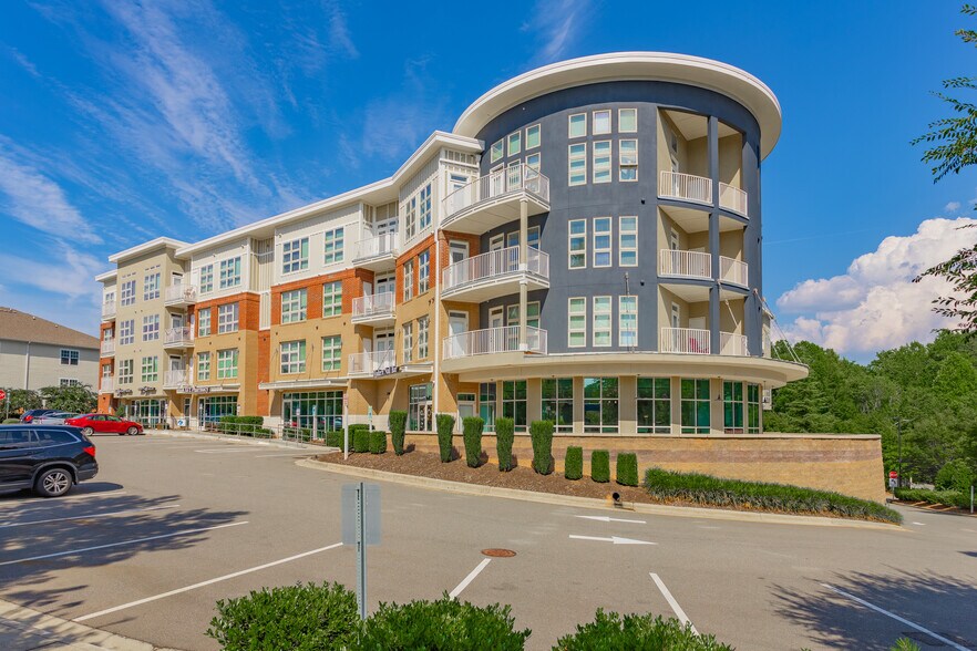 1347 Old Apex Rd, Cary, NC à louer - Photo de l’immeuble – Image 1 sur 7