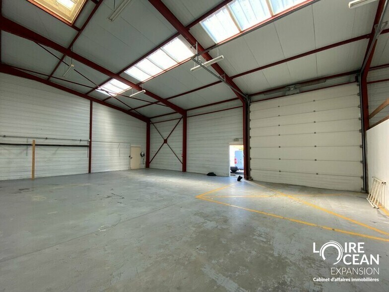Local d'activités dans Saint-Philbert-de-Grand-Lieu à vendre - Photo intérieure – Image 2 sur 12