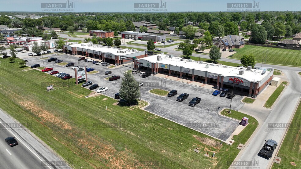 701-703 N McCroskey St, Nixa, MO à louer - Photo de l’immeuble – Image 3 sur 20