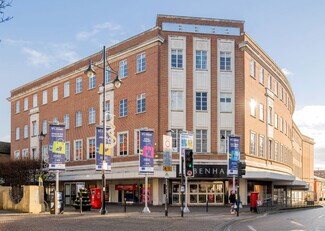 Plus de détails pour 37-45 High St, Staines - Local commercial à vendre
