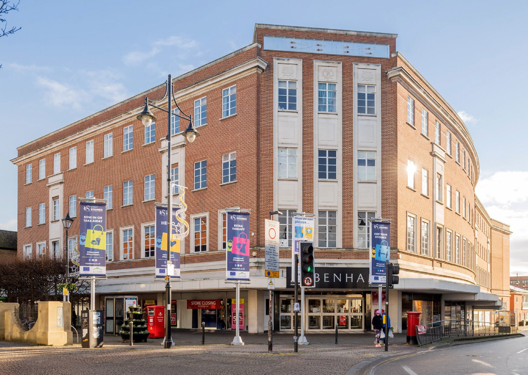37-45 High St, Staines à vendre Photo principale– Image 1 sur 10