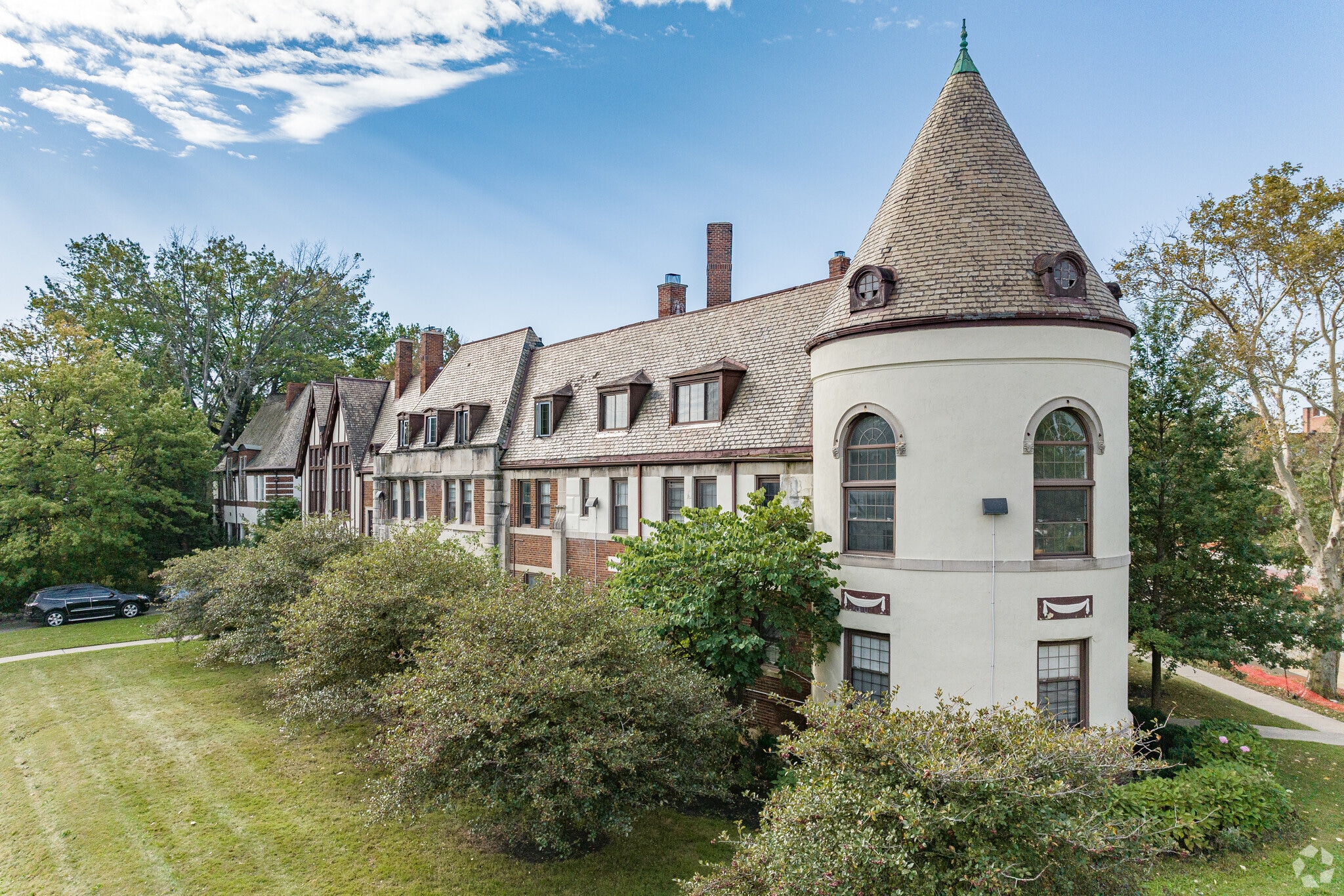 2825 S Moreland Blvd, Cleveland, OH à vendre Photo principale– Image 1 sur 11