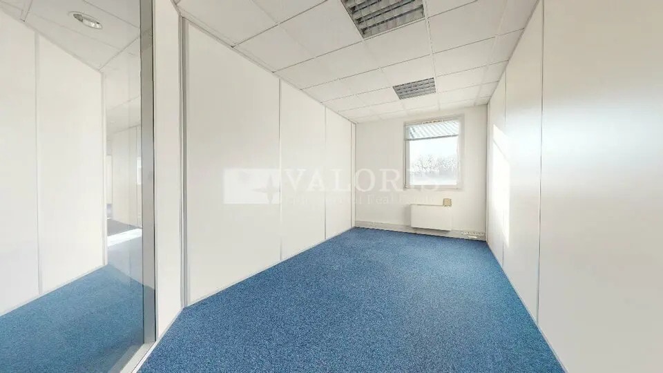 Bureau dans Bron à vendre - Photo de l’immeuble – Image 3 sur 7