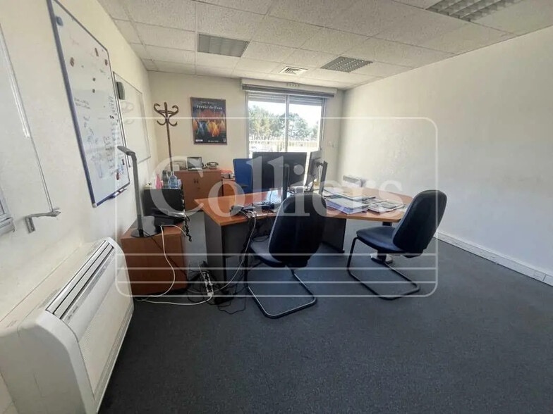 Bureau dans La Ciotat à louer - Photo de l’immeuble – Image 3 sur 4