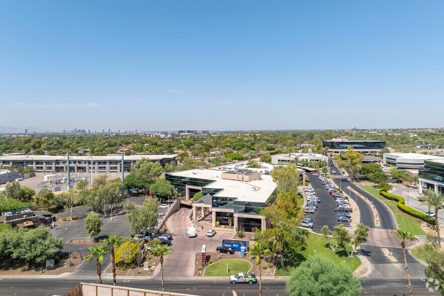 5050 N 40th St, Phoenix, AZ à louer - Photo de l’immeuble – Image 3 sur 5