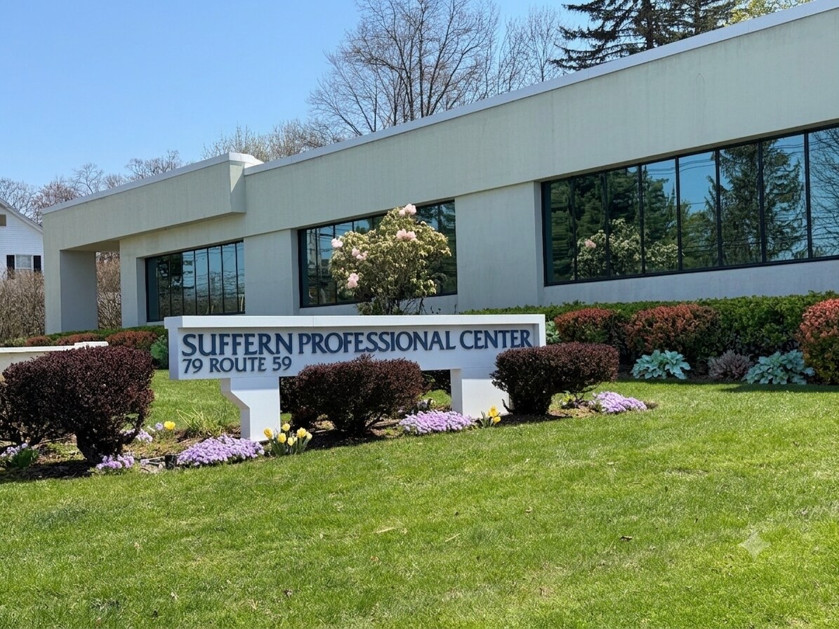 79 Route 59, Suffern, NY à louer Photo de l’immeuble– Image 1 sur 21