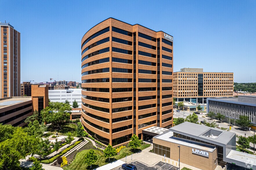4900 Main St, Kansas City, MO à louer - Photo principale – Image 1 sur 33