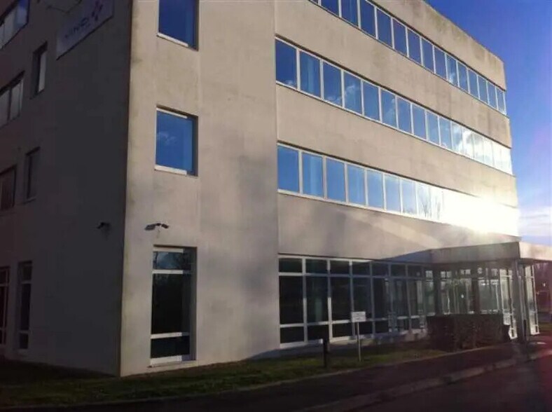 157 Rue De La Minière, Buc à vendre - Photo de l’immeuble – Image 3 sur 11