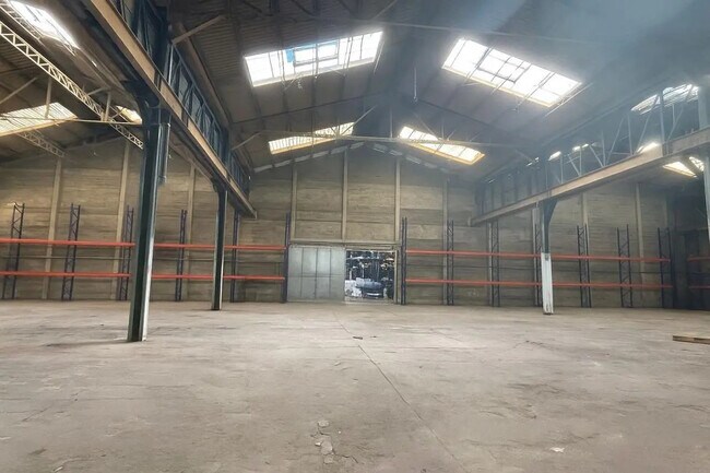 Plus de détails pour Industriel/Logistique à louer