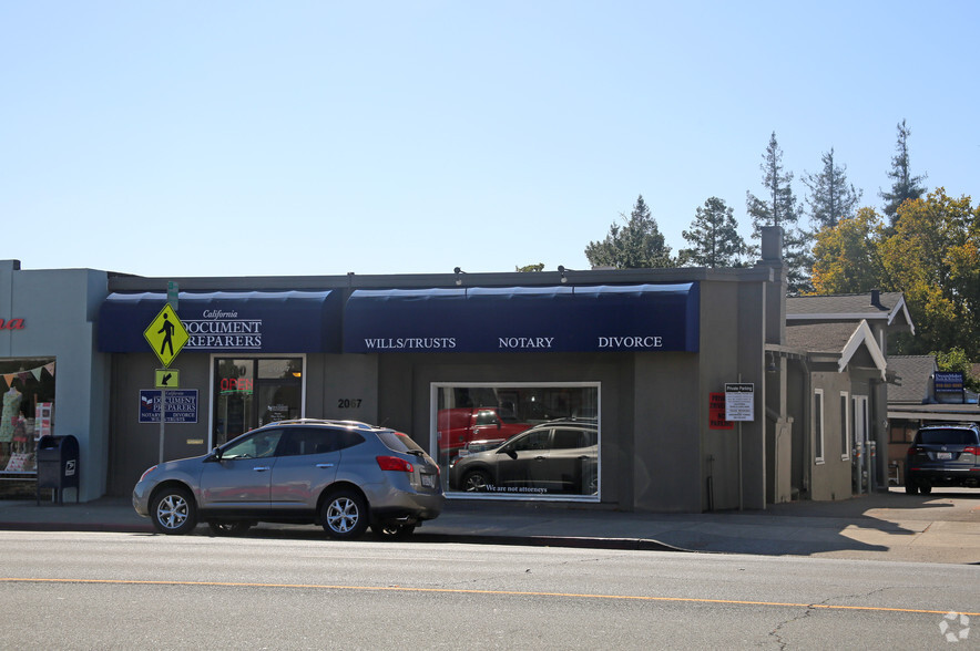 2067 Mt Diablo Blvd, Walnut Creek, CA à louer - Photo de l’immeuble – Image 2 sur 2