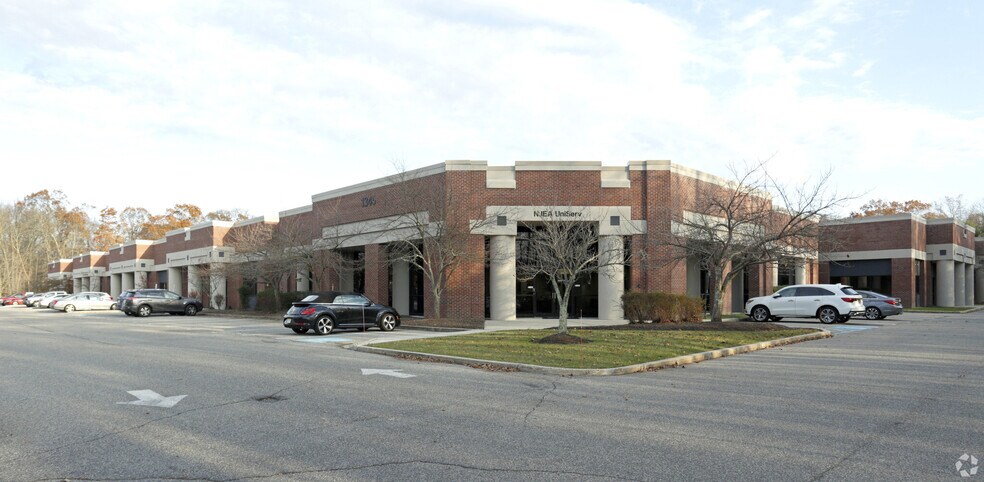 1345 Campus Pky, Wall Township, NJ à louer - Photo principale – Image 1 sur 3