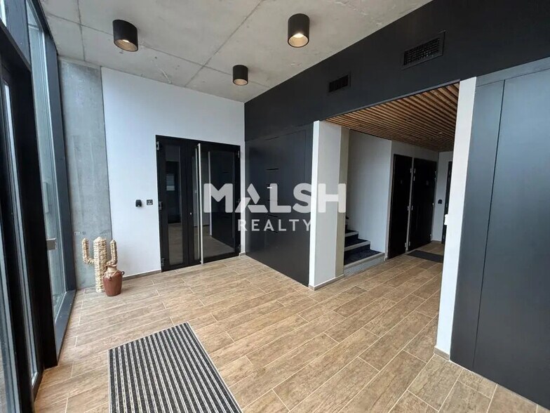 Bureau dans Rillieux-la-Pape à louer - Photo de l’immeuble – Image 2 sur 22