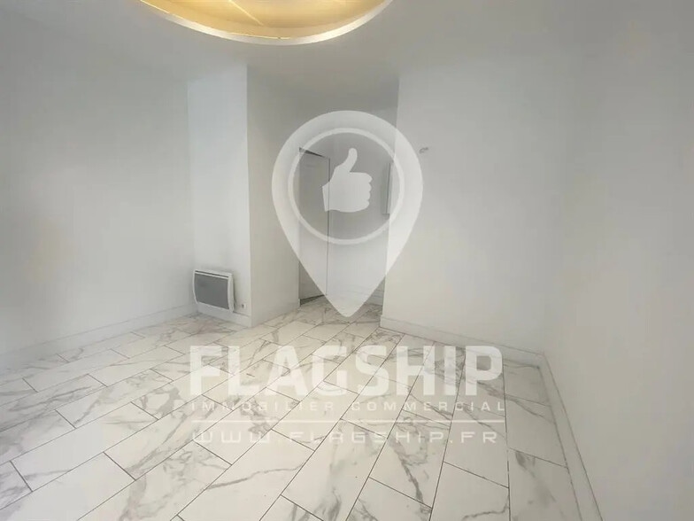 Local commercial dans Paris à louer - Photo intérieure – Image 2 sur 5