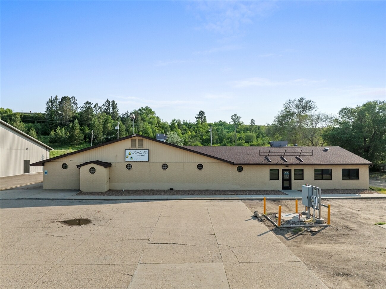 7101 W Hwy 2 & 52, Minot, ND à vendre Photo de l’immeuble– Image 1 sur 47