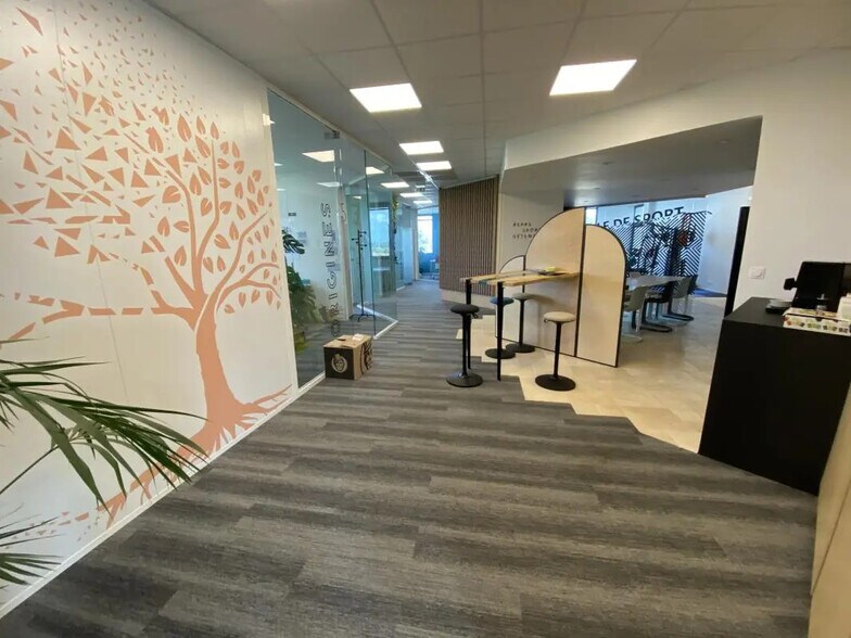 Bureau dans Eysines à louer - Photo de l’immeuble – Image 3 sur 10