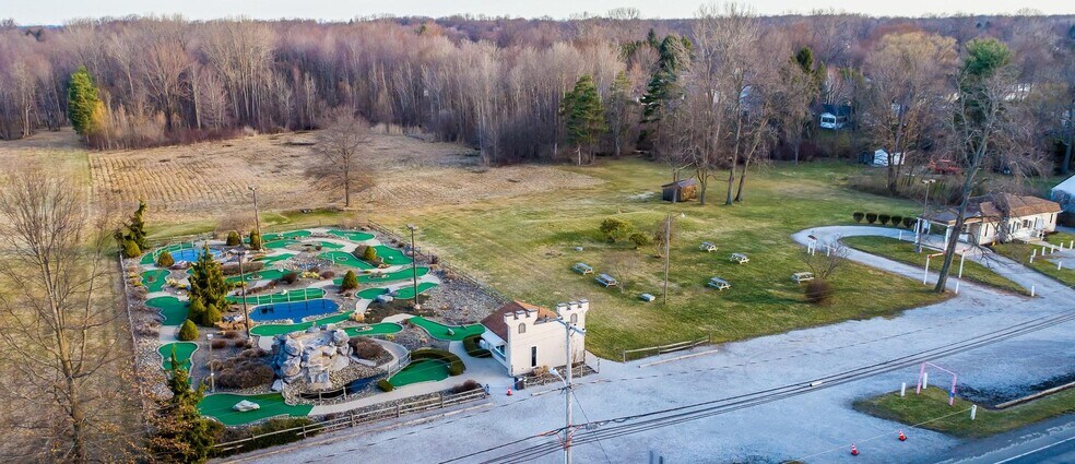 7334/7354 W Lake Rd portefeuille de 2 biens à vendre sur LoopNet.fr - Photo principale – Image 1 sur 2