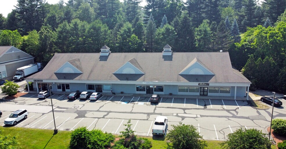 383-385 E Dunstable Rd, Nashua, NH à louer - Photo de l’immeuble – Image 1 sur 4