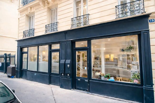 Plus de détails pour 19 Rue Montcalm, Paris - Local commercial à louer