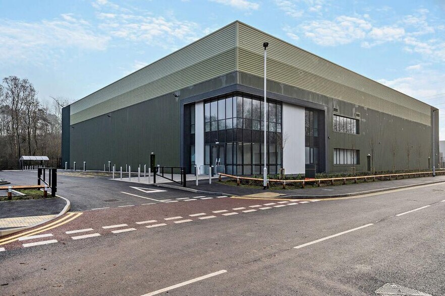 M38 Indurent Park, Stone à louer - Photo de l’immeuble – Image 1 sur 16