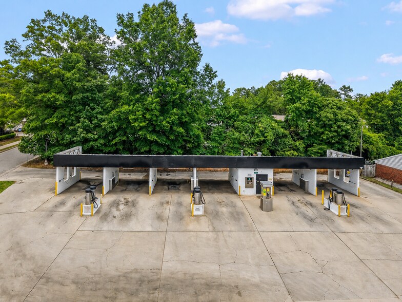 1132 W Vandalia Rd, Greensboro, NC à vendre - Photo de l’immeuble – Image 2 sur 7