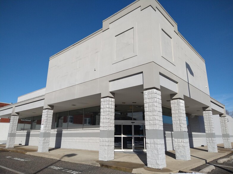 1 E Broad St, Paulsboro, NJ à louer - Photo de l’immeuble – Image 3 sur 5