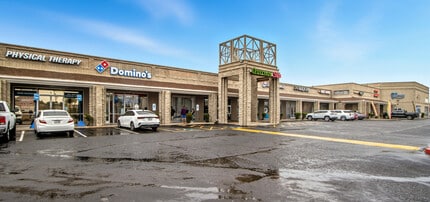 21043 N Cave Creek Rd, Phoenix, AZ à louer Photo de l’immeuble– Image 1 sur 2