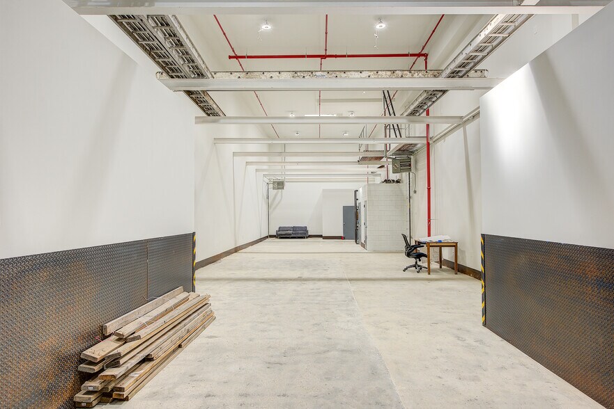248 Boerum St, Brooklyn, NY à louer - Photo de l’immeuble – Image 2 sur 33