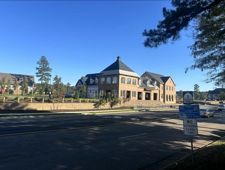 41 Le Gordon Dr, Midlothian, VA à louer - Photo de l’immeuble – Image 2 sur 9