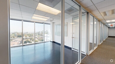 6565 W Sunset Blvd, Hollywood, CA à louer Numérisation 3D Matterport– Image 1 sur 5