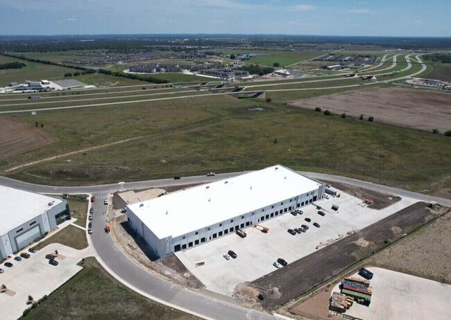 Plus de détails pour 2605 Dewitt St, Lockhart, TX - Industriel/Logistique à vendre