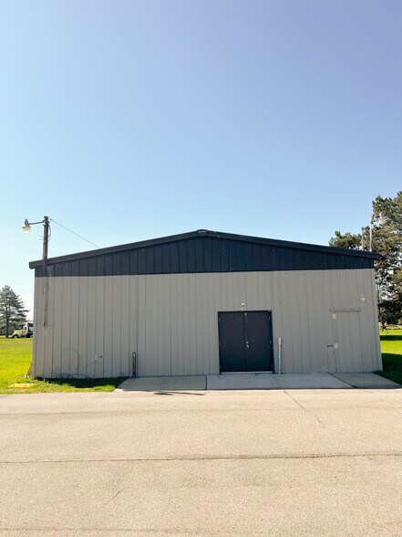 24 Leonard Wood Rd, Battle Creek, MI à vendre - Photo principale – Image 1 sur 32