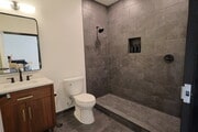 B18 - Bathroom & Shower