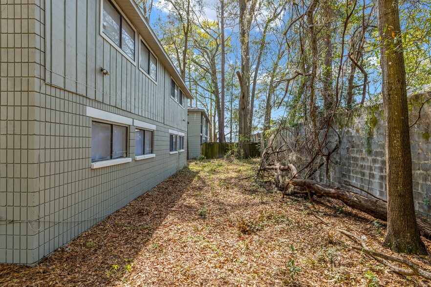 712 SW 70th Ter, Gainesville, FL à vendre - Photo de l’immeuble – Image 2 sur 8