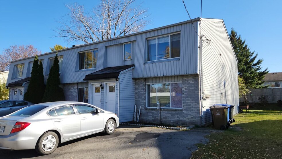 369-375 Av 1Re, L'Île-Perrot, QC à vendre - Photo de l’immeuble – Image 2 sur 27