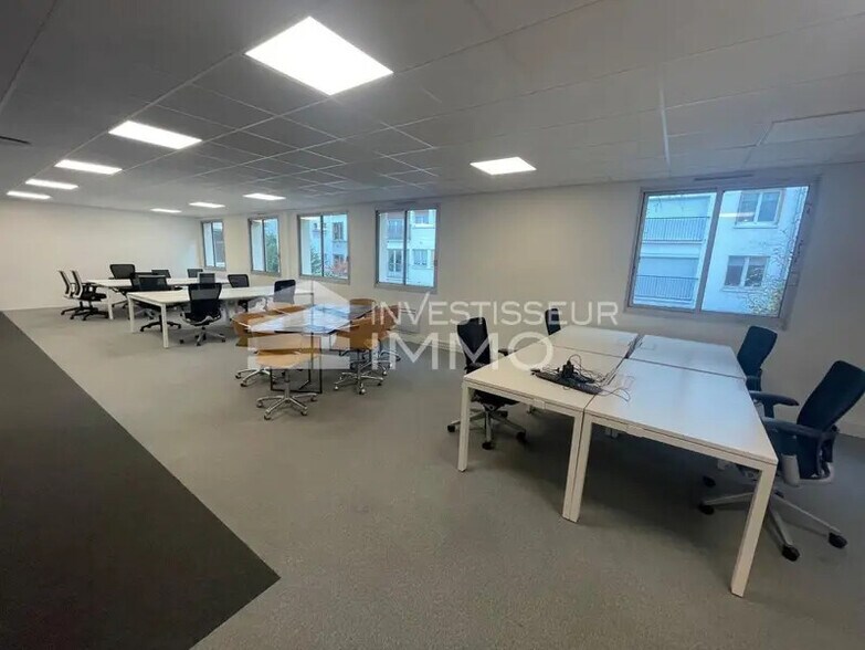 Bureau dans Boulogne-Billancourt à louer - Photo de l’immeuble – Image 3 sur 3
