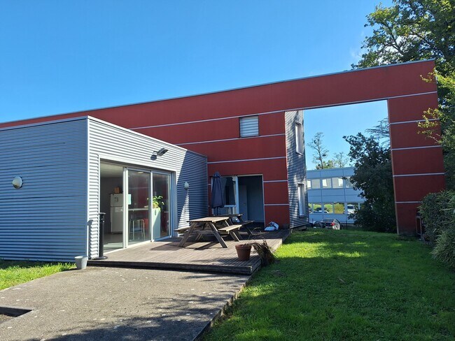 Plus de détails pour Bureau, Local d'activités à louer