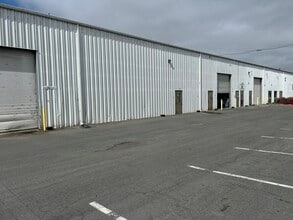 845 W Market St, Salinas, CA à louer Photo de l’immeuble– Image 1 sur 4