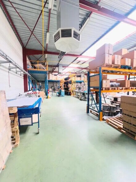 Local d'activités dans Saint-Germain-de-la-Grange à vendre - Photo intérieure – Image 3 sur 17