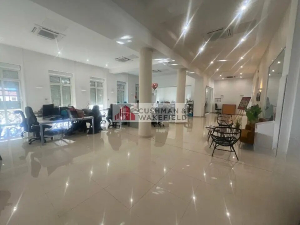 Bureau dans Nîmes à louer Photo intérieure– Image 1 sur 2