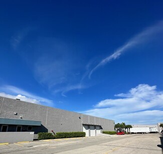Plus de détails pour 7855-7955 NW 77th Ave, Medley, FL - Industriel/Logistique à louer