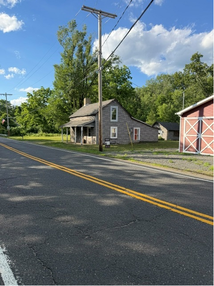 460 Stagecoach Rd, Millstone Township, NJ à vendre - Photo de l’immeuble – Image 2 sur 5