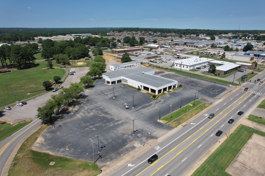 2000 E Race Ave, Searcy, AR à vendre - Photo de l’immeuble – Image 2 sur 21