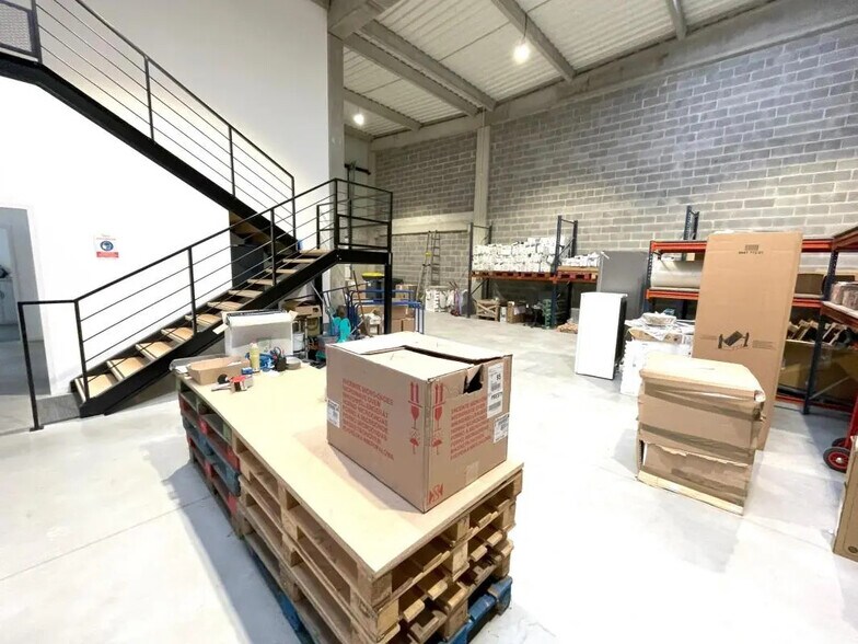 Bureau dans Lesquin à louer - Photo intérieure – Image 3 sur 9