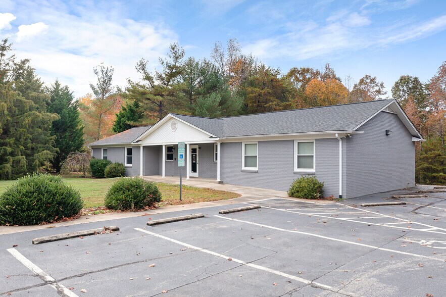 5928 Highway 150 E, Denver, NC à vendre - Photo de l’immeuble – Image 3 sur 31