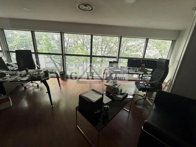 Plus de détails pour Bureau à vendre