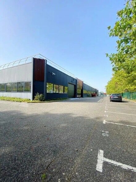 Industriel/Logistique dans Villebon-sur-Yvette à louer - Photo de l’immeuble – Image 1 sur 12