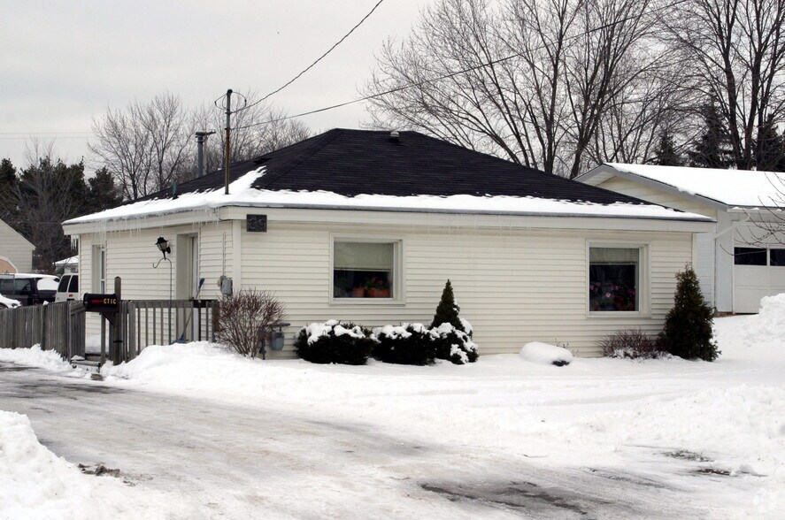 27 Sluyter St SE, Grand Rapids, MI à vendre - Photo de l’immeuble – Image 3 sur 3